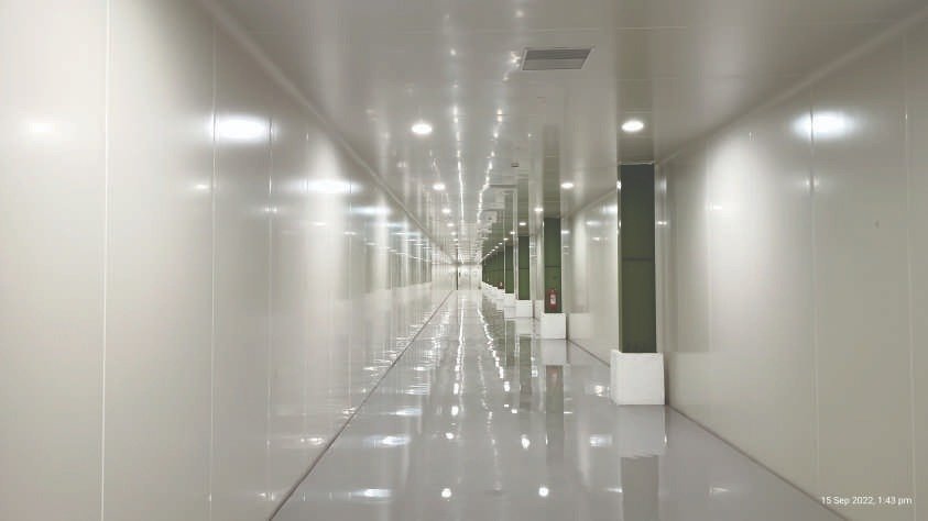 Rinac cleanroom panel installation - interior view